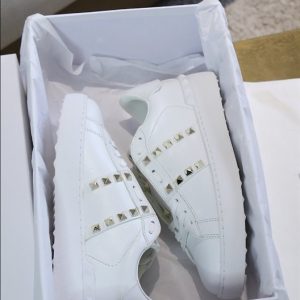 Valentino Garavani Calfskin Rockstud Untitled Sneaker - VS01