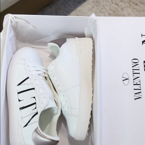 Valentino Garavani Open Sneaker in Calfskin Leather With VLTN Logo Print - VS08