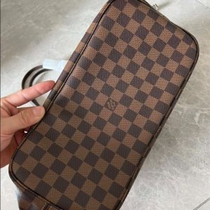 Louis Vuitton Neverfull MM Damier Ebene Canvas Tote Bags - L08