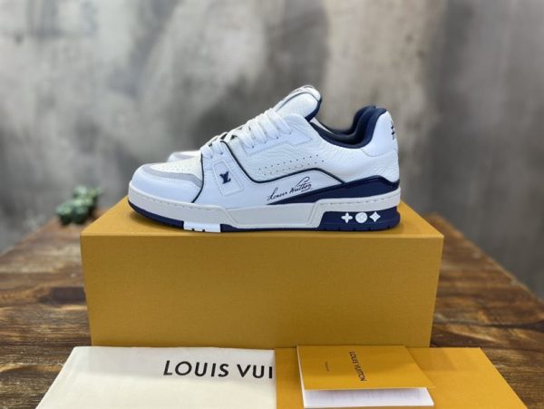 Louis Vuitton Trainer Sneaker - LS40