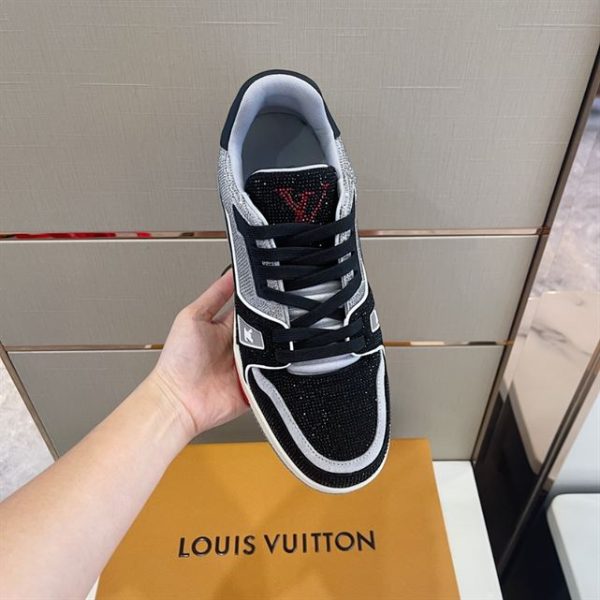 Louis Vuitton Trainer Sneaker - LS42