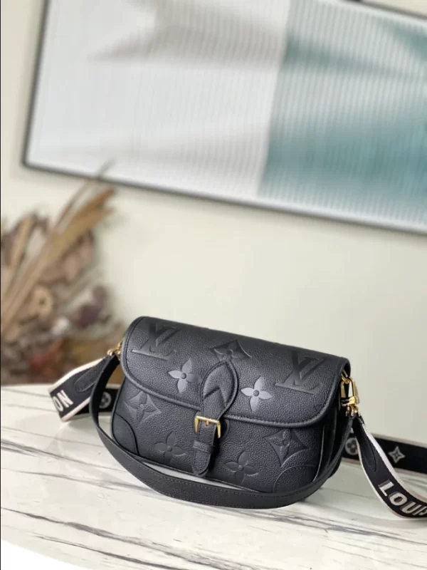 Louis Vuitton Diane Bag - LH30