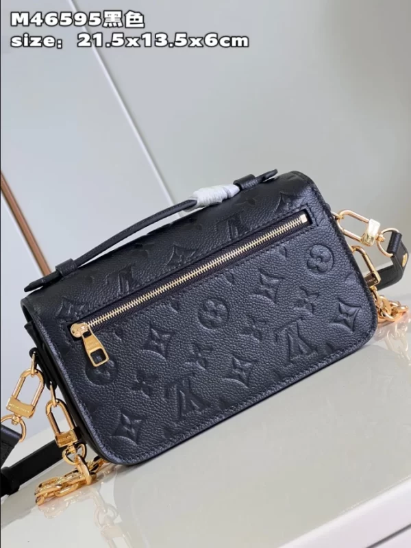 Louis Vuitton Pochette Métis East West - LC12