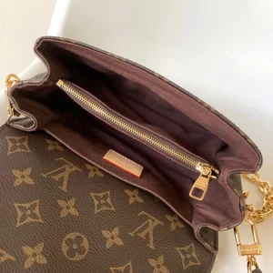 Louis Vuitton Pochette Métis East West - LC16