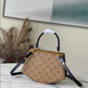 Louis Vuitton Tilsitt Bag - LH20