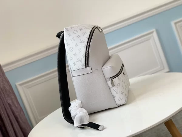 Louis Vuitton Discovery Backpack - LP16