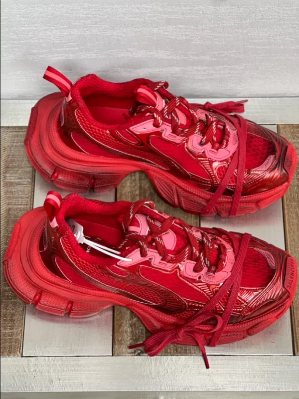 Balenciaga Men's 3XL Sneaker In Red - GS39