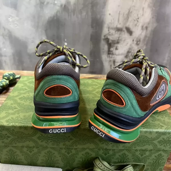 Gucci Run Sneaker In Green Suede - CS17