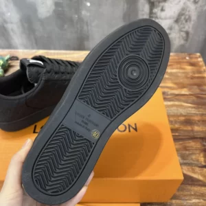 Louis Vuitton Rivoli Sneaker - LS59