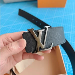 Louis Vuitton Initiales 40MM Reversible Belt - LB09