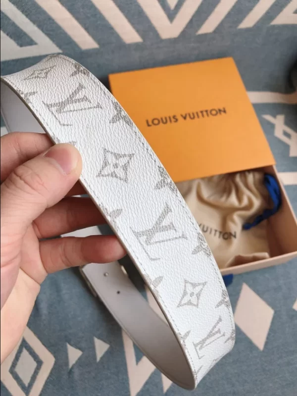 Louis Vuitton Initiales 40MM Reversible Belt - LB11