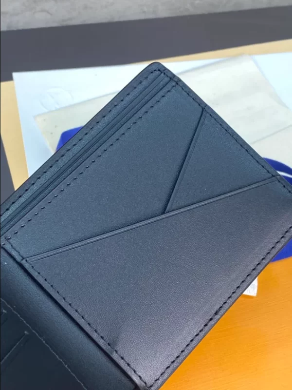 Louis Vuitton Slender Wallet - LW01