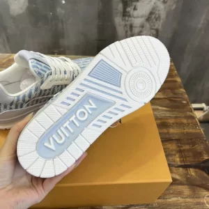 Louis Vuitton Trainer Sneaker - LS76