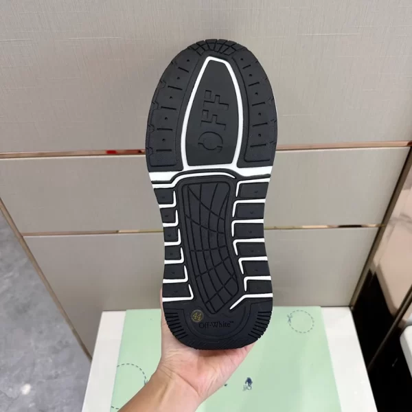 Off-White Kick Off Sneaker - WS04