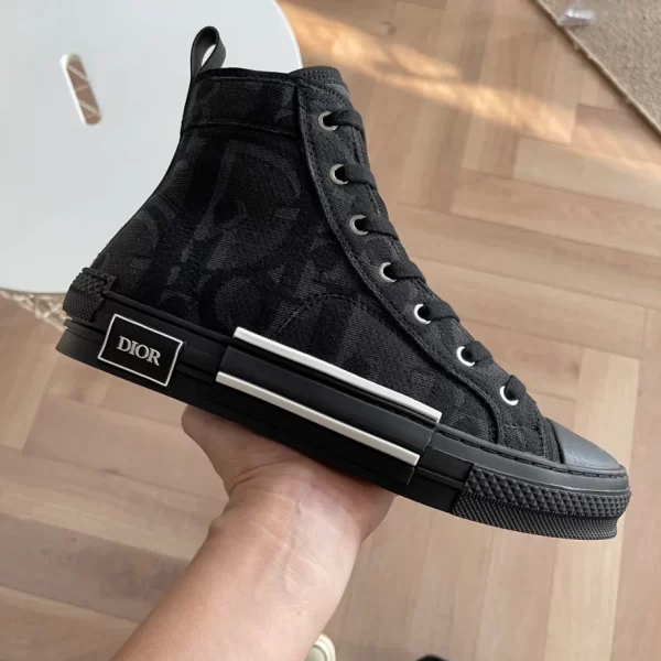 B23 Dior High-Top Sneaker - DS49