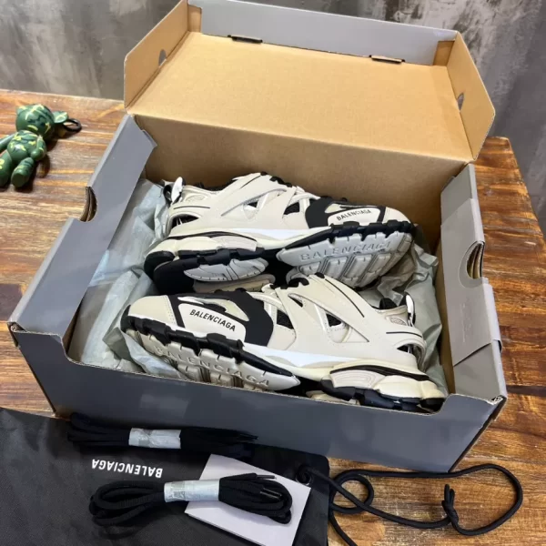 Balenciaga Track Sneaker In Beige - GS69