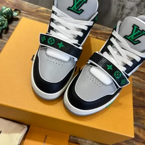 Louis Vuitton Trainer Sneaker In Green - LS83