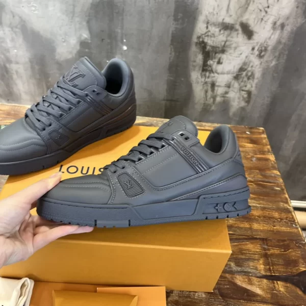 Louis Vuitton Trainer Sneakers - LS88