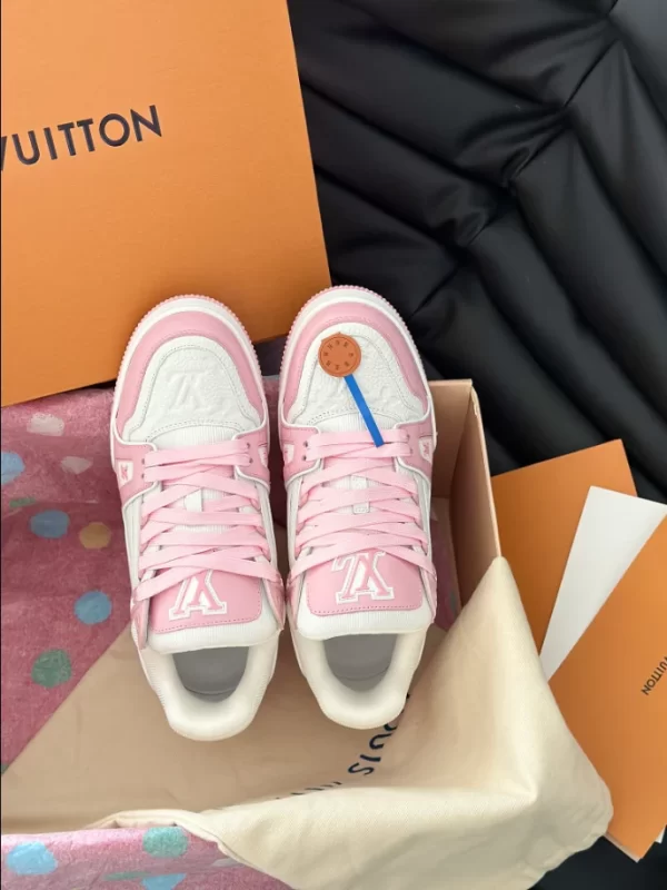 Louis Vuitton Trainer Sneakers - LS94