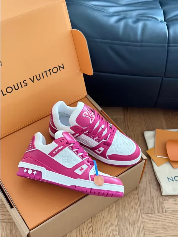 Louis Vuitton Trainer Sneakers - LS95