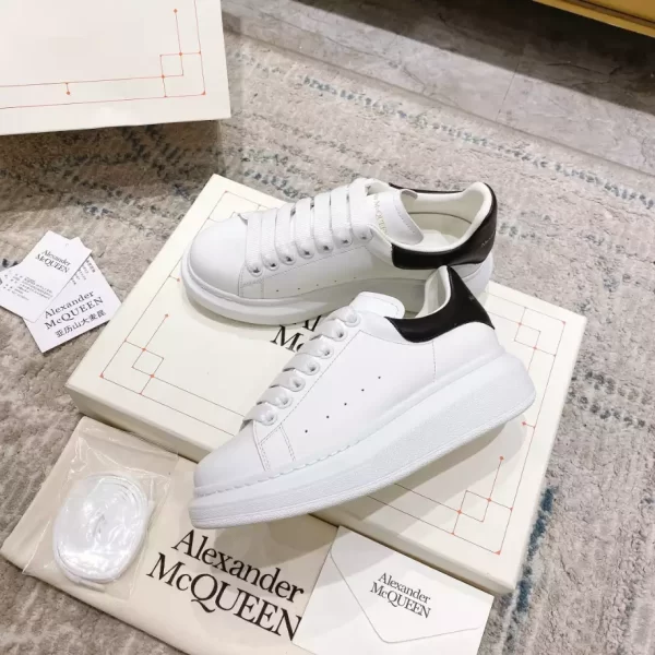 Alexander McQueen Oversized Leather Sneaker - AS06