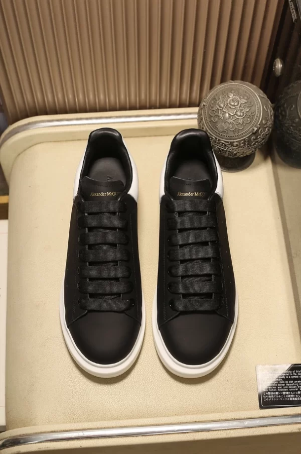 Alexander McQueen Oversized Leather Sneakers - AS08