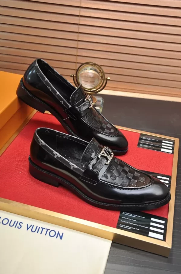 Louis Vuitton Loafer - LL20