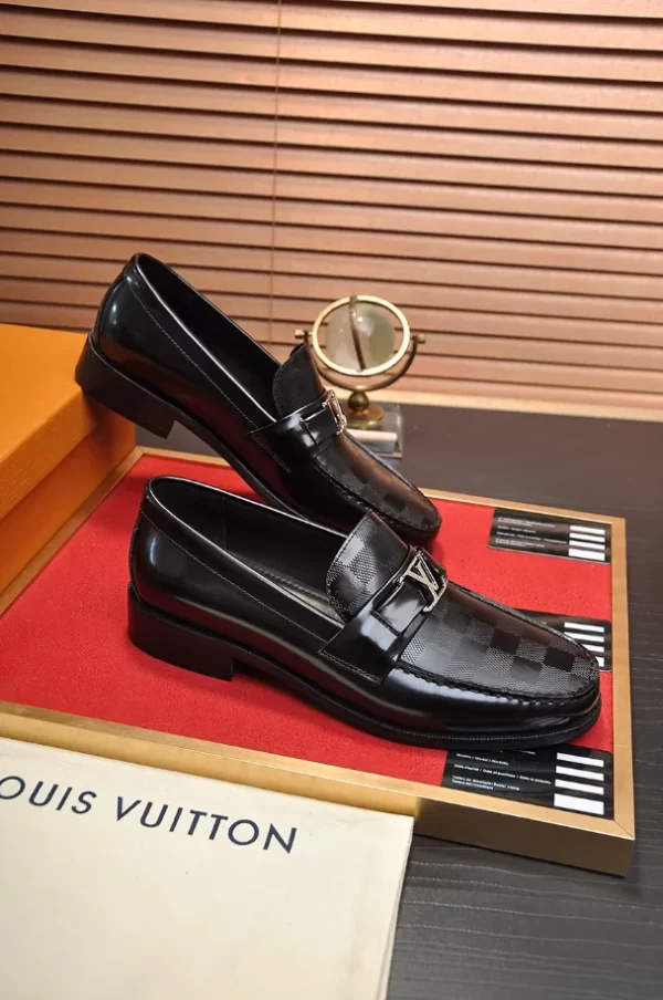 Louis Vuitton Loafer - LL22 (4)