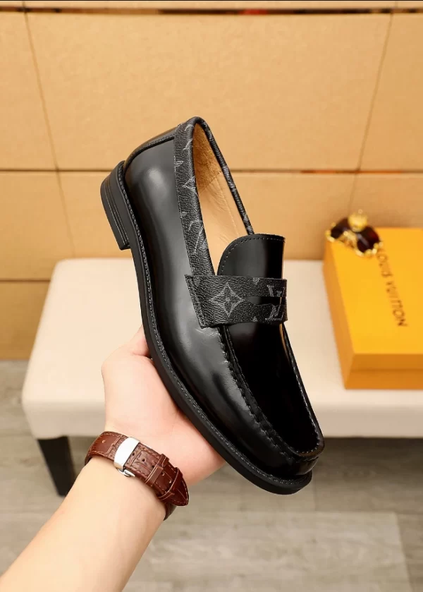 Louis Vuitton Loafer - LL30