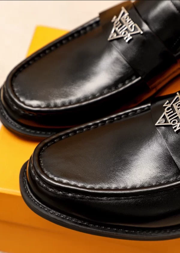 Louis Vuitton Loafer - LL35