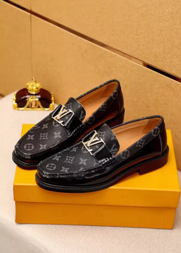 Louis Vuitton Louis Loafer - LL10