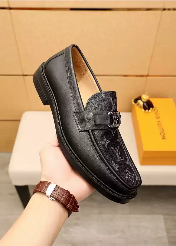 Louis Vuitton Major Loafer - LL26