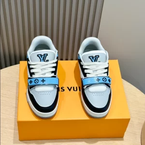 Louis Vuitton Trainer Sneaker In Blue - LS103