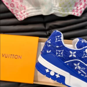 Louis Vuitton Trainer Sneaker in Blue - LS113