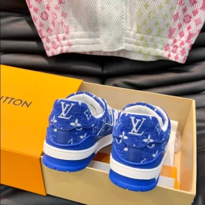 Louis Vuitton Trainer Sneaker in Blue - LS113