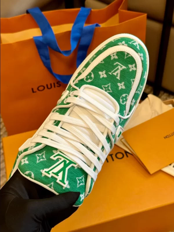 Louis Vuitton Trainer Sneaker in Green - LS116