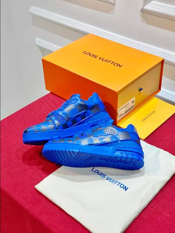 Louis Vuitton Trainer Sneakers In Blue - LS101