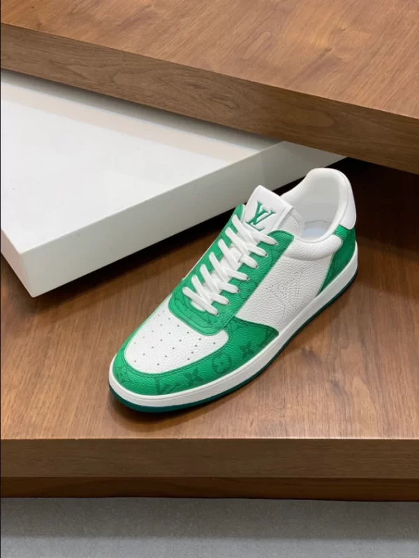 Louis Vuitton Rivoli Sneaker - LS145