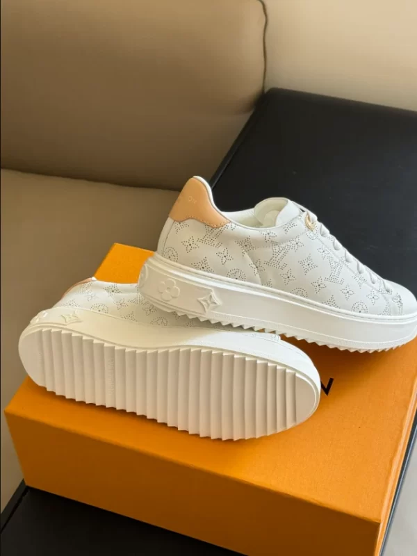 Louis Vuitton Time Out Sneaker - LS148