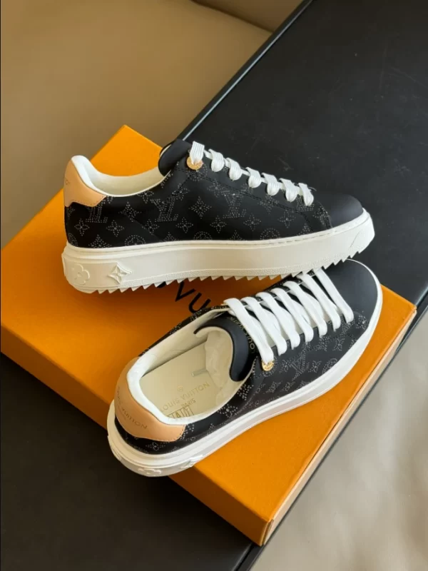 Louis Vuitton Time Out Sneaker - LS149