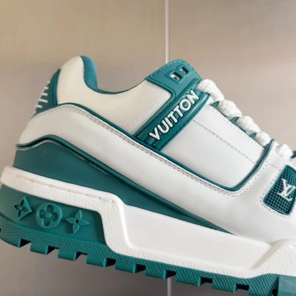 Louis Vuitton Trainer Maxi Sneaker - LS129