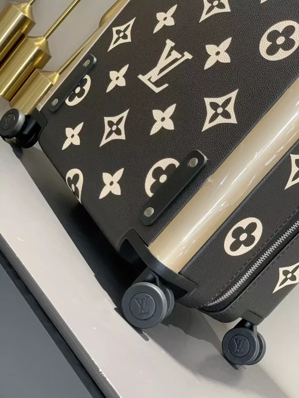 Louis Vuitton Horizon 55 - LD11