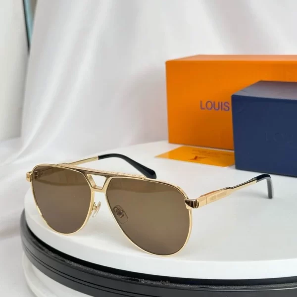 Louis Vuitton Sunglasses - S03