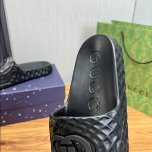 Gucci Interlocking G Slide Sandal - SG05