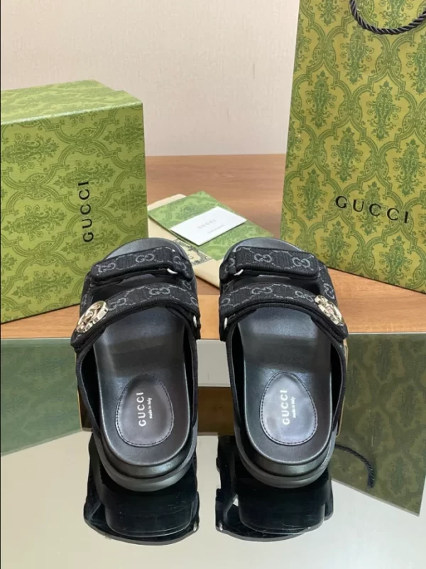 Gucci Sandal with Buckles - SG17