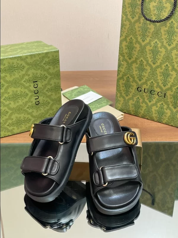 Gucci Sandal with Buckles - SG18