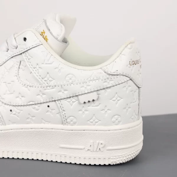 Louis Vuitton x Nike Air Force 1 Low Sneaker - LS188