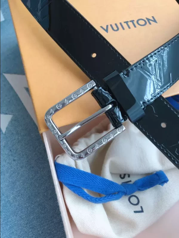 Louis Vuitton Belt - LB24