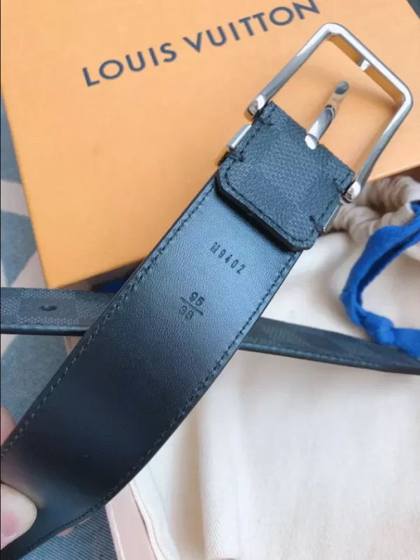 Louis Vuitton Belt - LB29