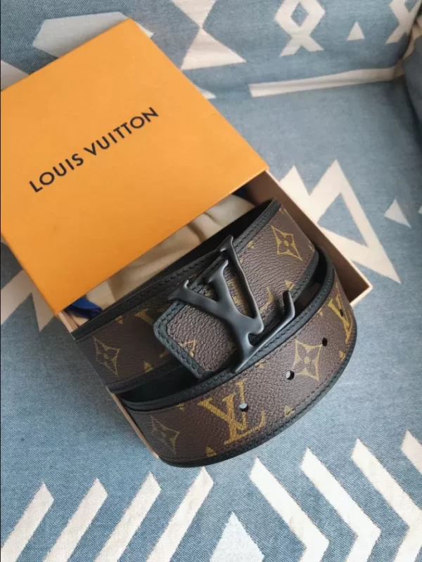 Louis Vuitton Belt - LB31